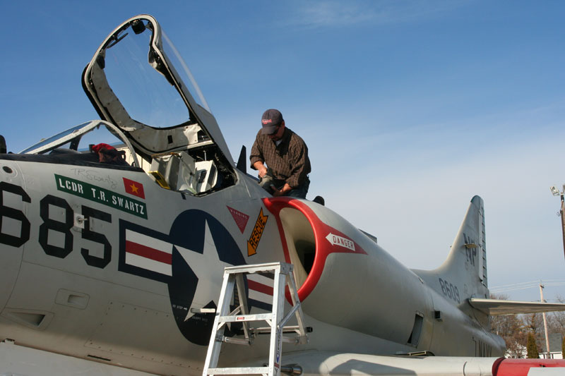 fp_2009_skyhawk_01